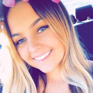 Meet your Posher, Dana